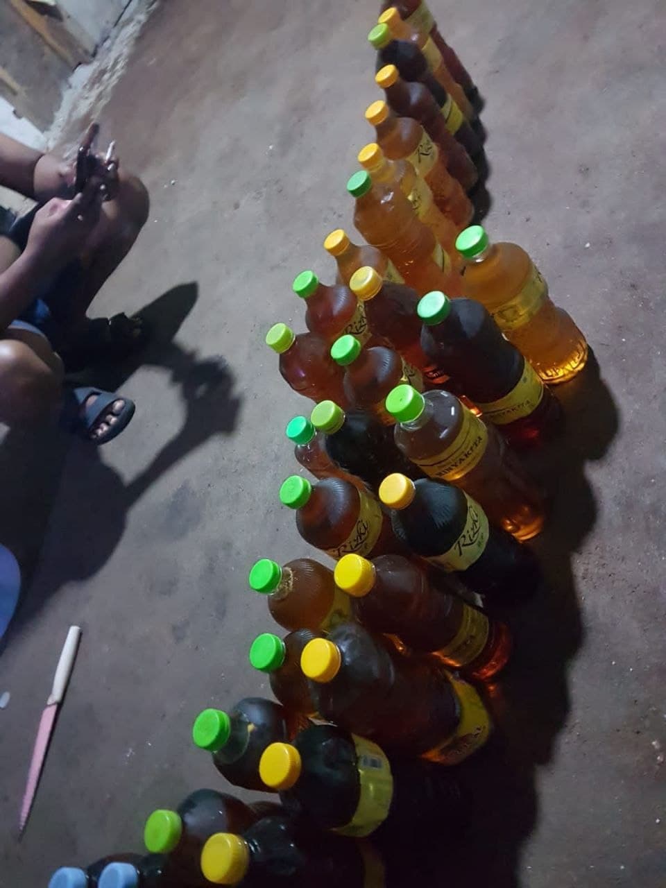 Deretan botol minyak jelantah terkumpul